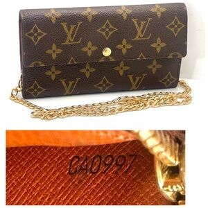 Authentic Louis Vuitton Monogram Sarah wallet crossbody excellent condition